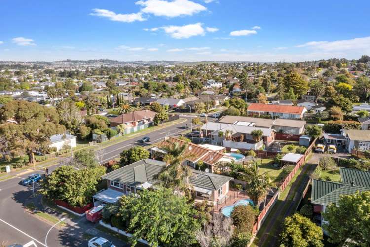 2 Imatra Place Sunnyhills_24