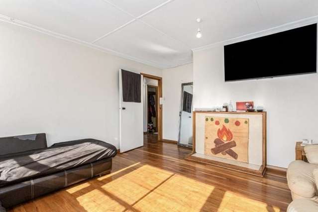 28 Durham Street Cannons Creek_2