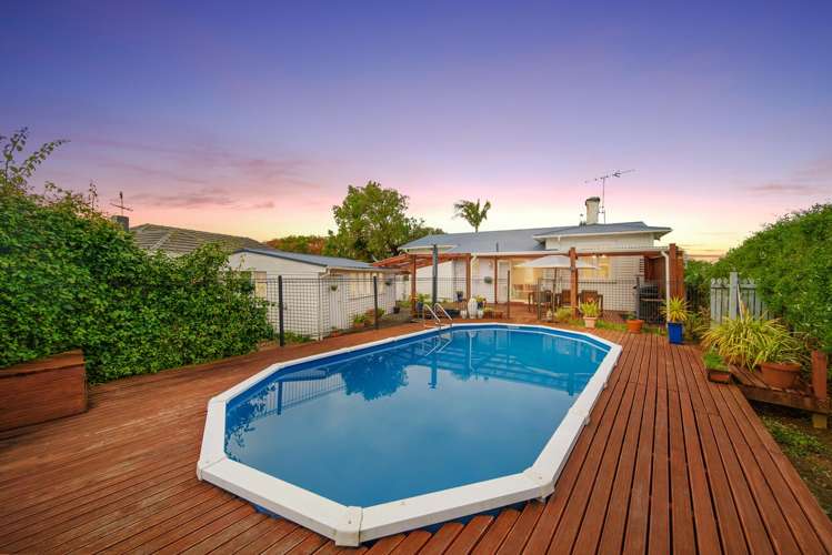 317 Massey Road Mangere East_13