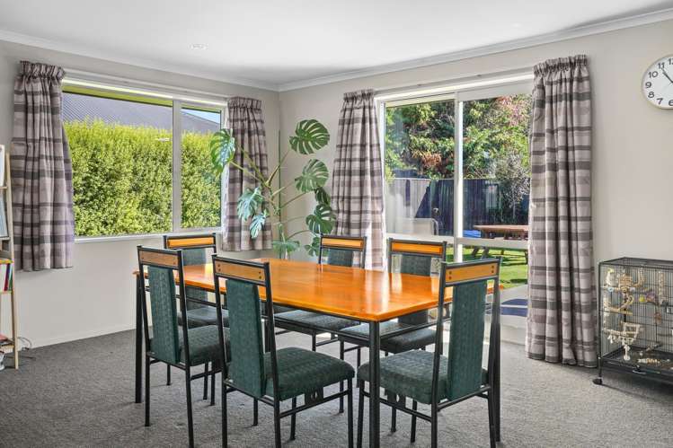 8/17 Wineberry Avenue Amberley_3