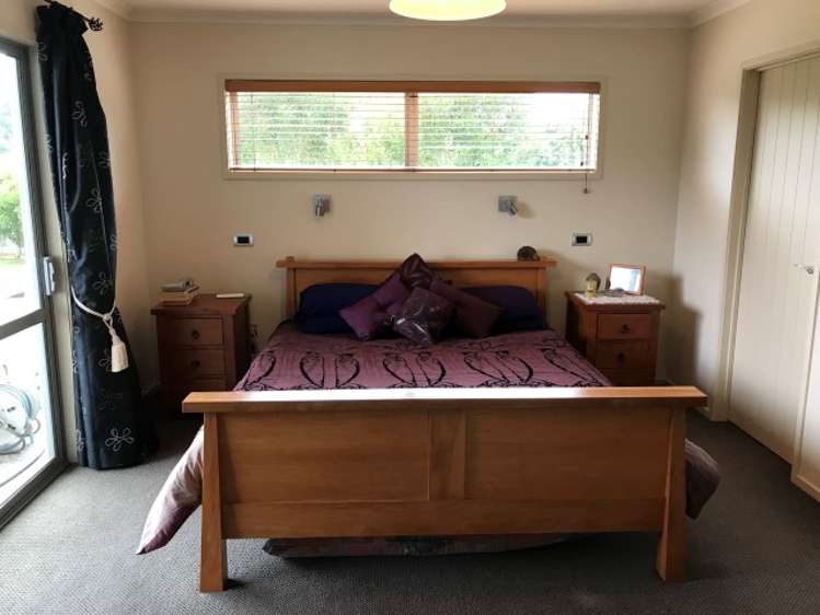 15 Horsley Grove Pyes Pa_9