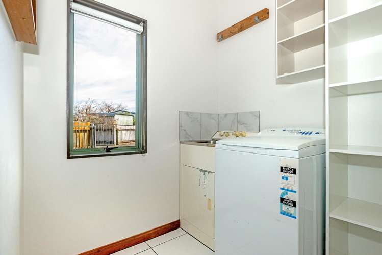 12 Ruru Avenue Lytton West_17