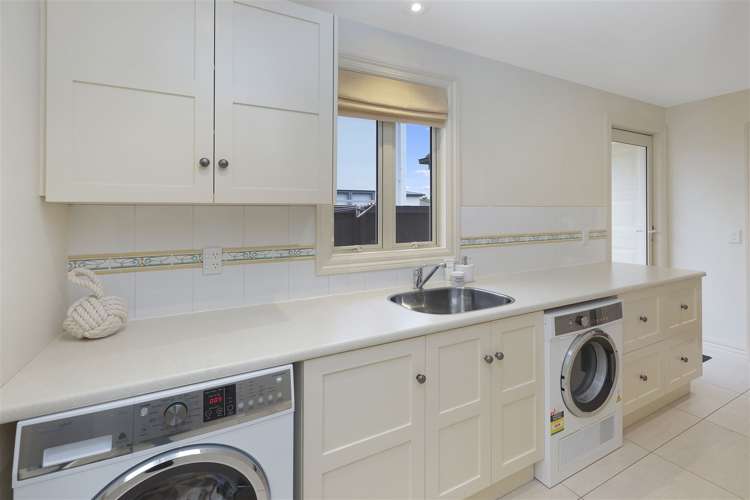 49 Lexington Place Shirley_27