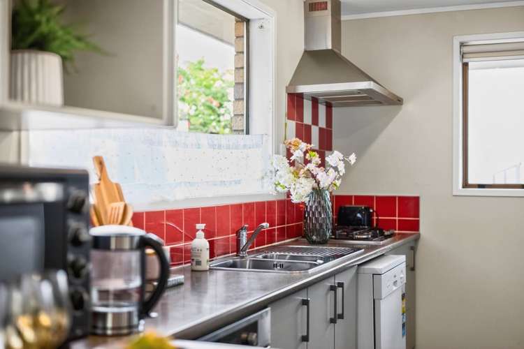 52 Jandell Crescent Bucklands Beach_12