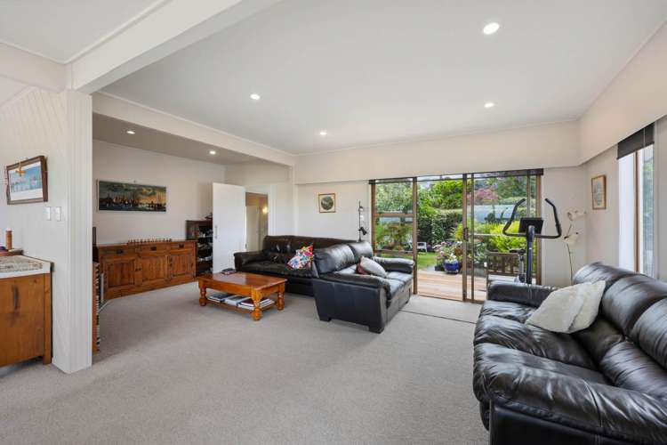 21 Sunset Road Totara Vale_13