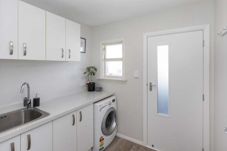 347 Breezes Road Aranui_10