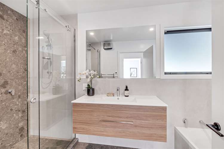 300 Two Chain Road Burnham_15