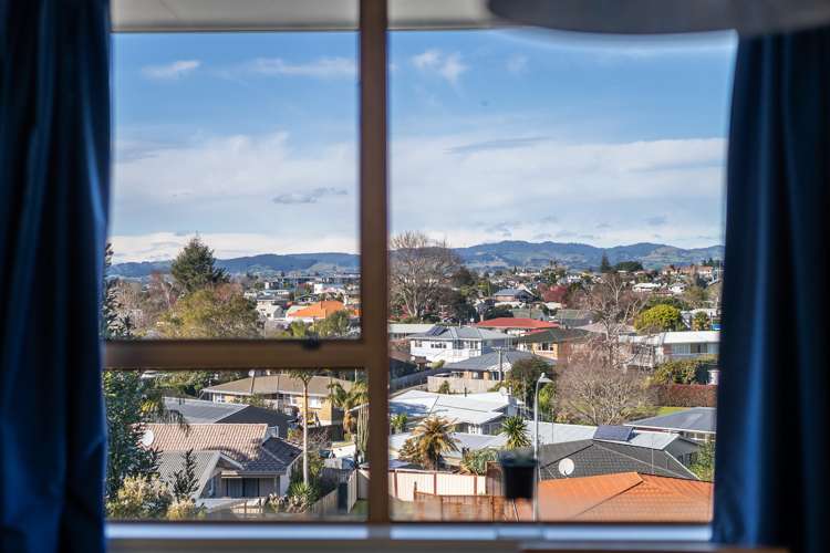 16a Highfield Crescent Brookfield_4