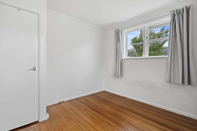 57 Hewer Crescent Naenae_12