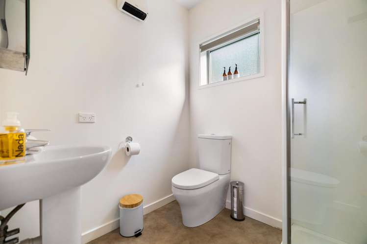 129a Wynyard Crescent Fernhill/Sunshine Bay_18