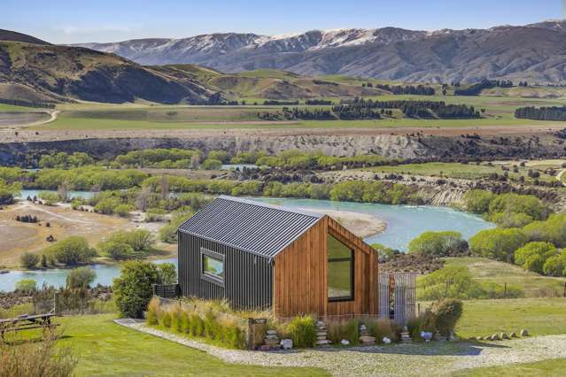 Breathtaking River Views with Home and Tiny House