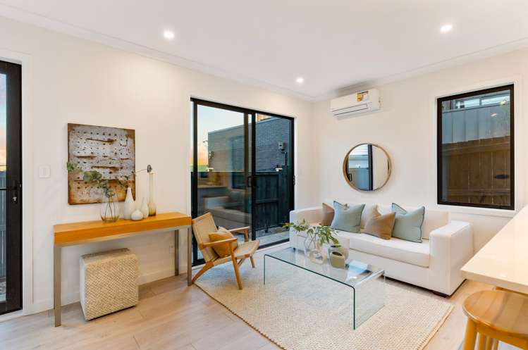 6 Luff Place Long Bay_36