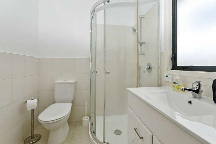 8 Lasque Place Glen Eden_9