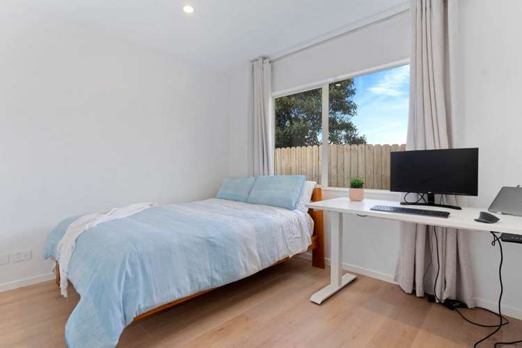 2/1 Mossop Rise Glenfield_14