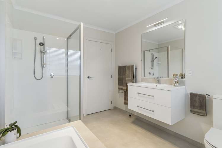 51 Couldrey Crescent Red Beach_18