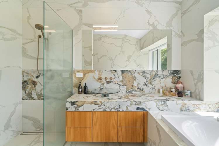 6 Cooper Avenue Holdens Bay_20