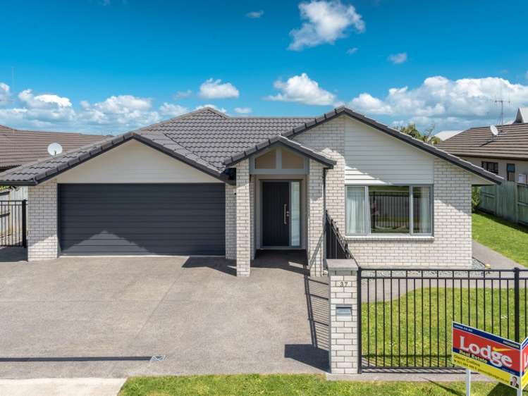 37 Moonlight Drive Rototuna North_0