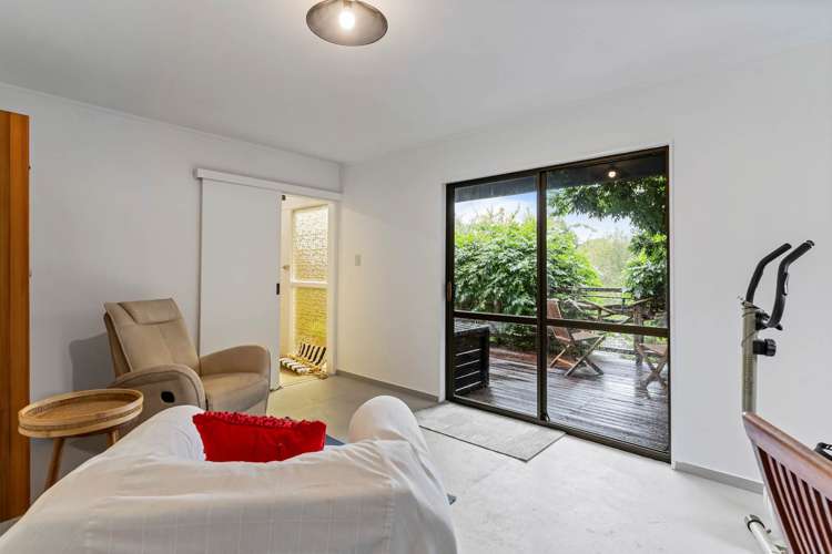 11 Gails Drive Okura_15