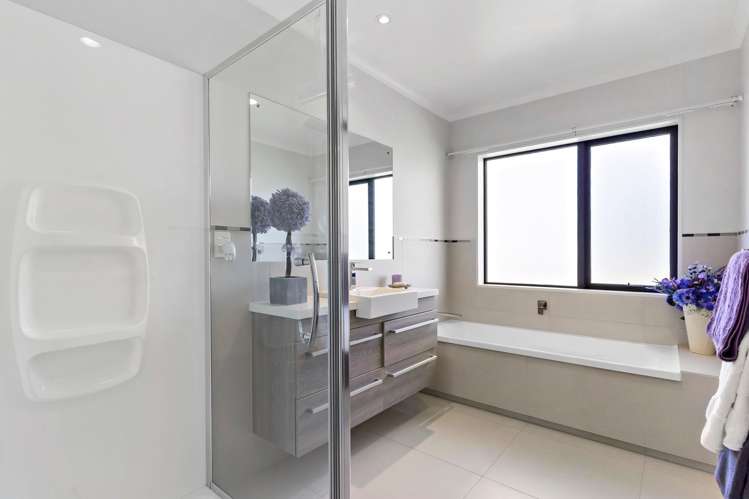 1 Creda Road Wattle Downs_11