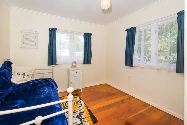 8 Fairclough Road Beach Haven_19