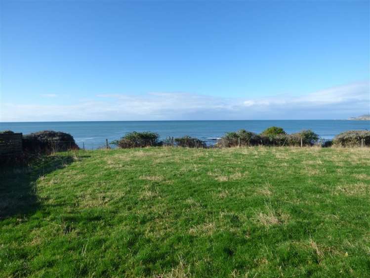 17 Esplanade Kaka Point_1