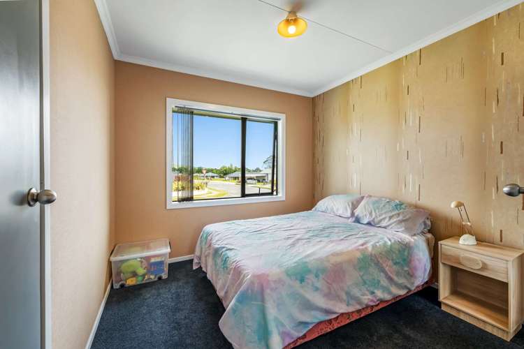 83 Walker Crescent Gore Surrounds_13