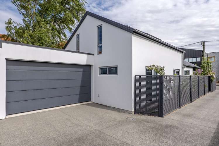 1/64 Hewitts Road Merivale_21