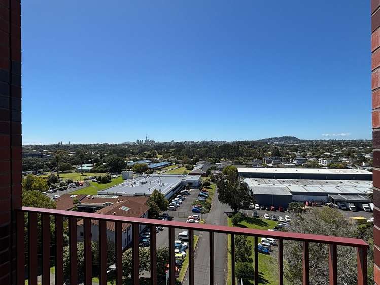 706/2B Te Ara Taurapa Point Chevalier_1