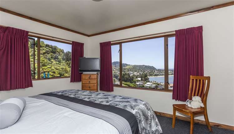 16 Pine Grove Tairua_10