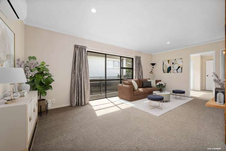 2/332 Whangaparaoa Road_3