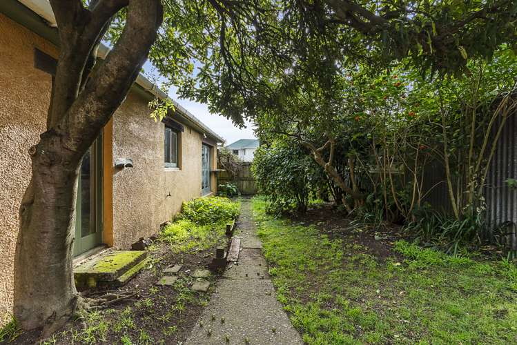 293 Massey Road Mangere East_23