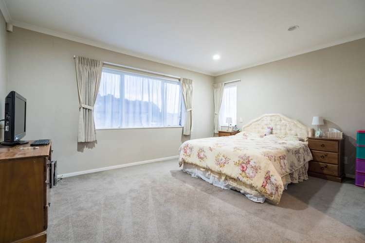 10 Woolaston Place Flat Bush_17