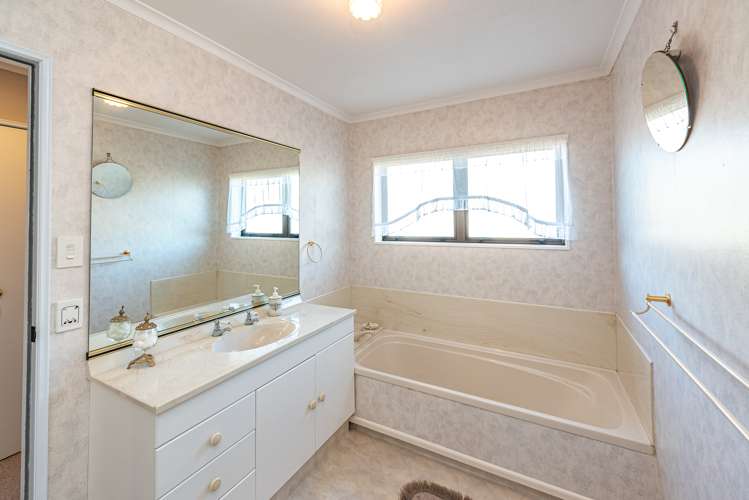 33 Downes Avenue Springvale_17