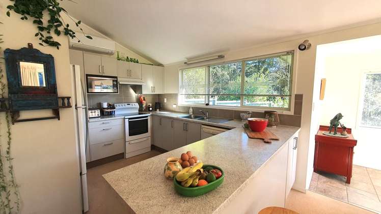 1082 Sandspit Road Sandspit_7