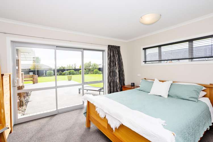 21 Sunrise Drive Seaward Bush_12