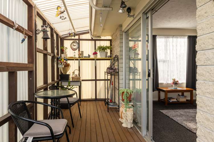 1/4 Leonie Place Aranui_9