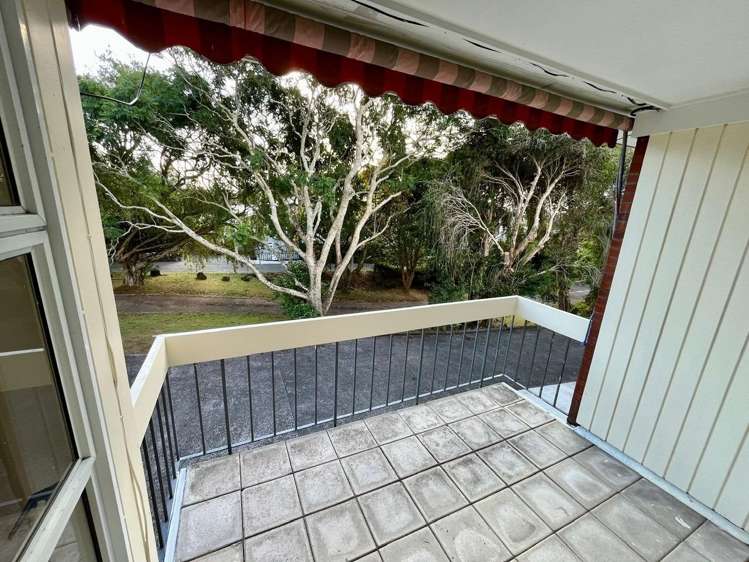 2/105 Landscape Road Mount Eden_9