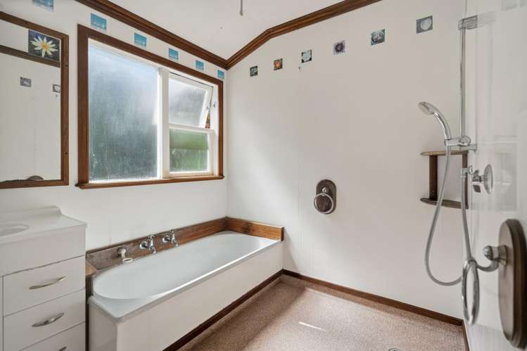 35 Woodford Avenue Brookfield_10