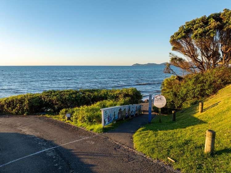 5/27 Beach Road Paekakariki_46