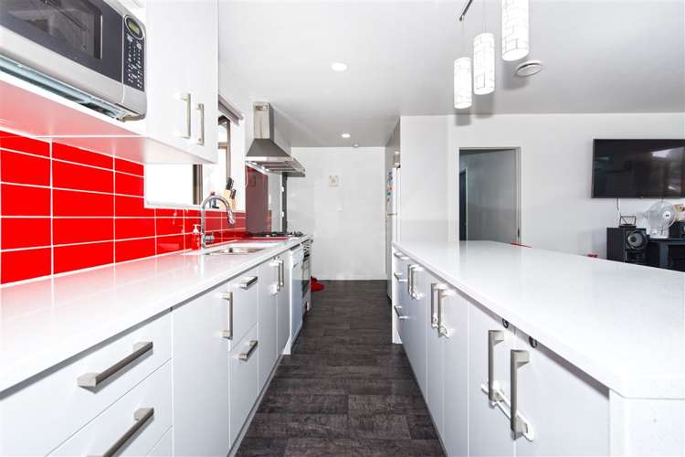 7 Halloran Place Massey_8