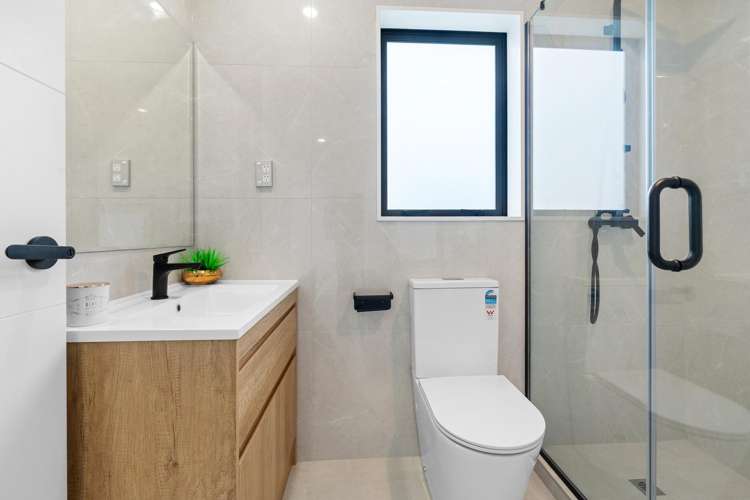 8b Claridge Street Glen Eden_11