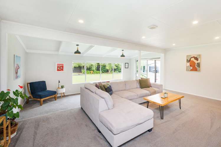 27 Ferndale Place Feilding_16