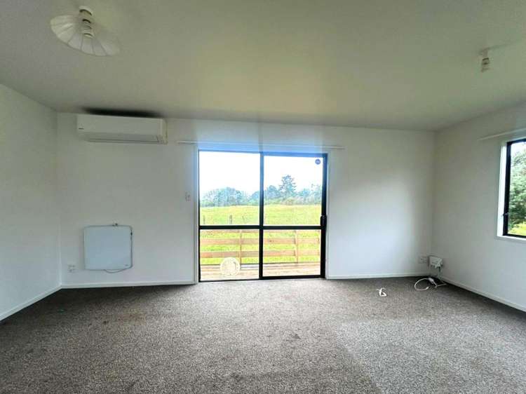 47 McRobbie Road Kingseat_3