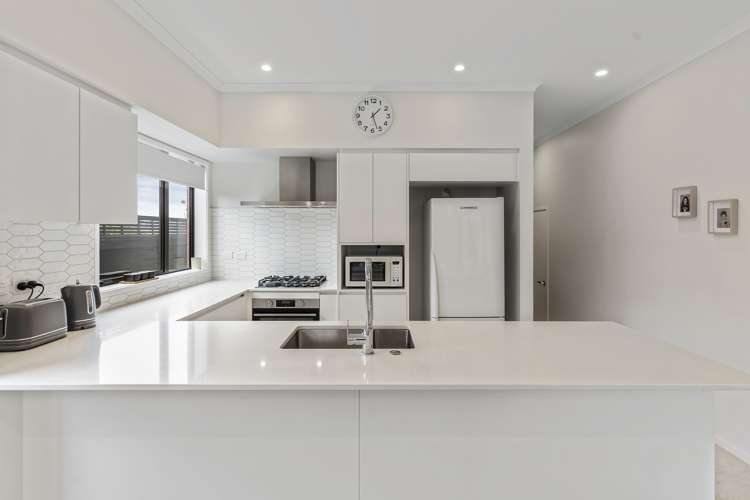 1 Hiwi Rakau Rise Westgate_6