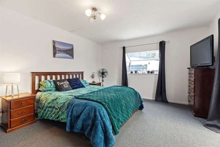 12 Conifer Place 11555_7