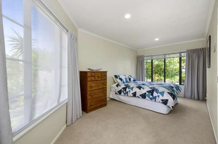 2 Beach Road Mellons Bay_13