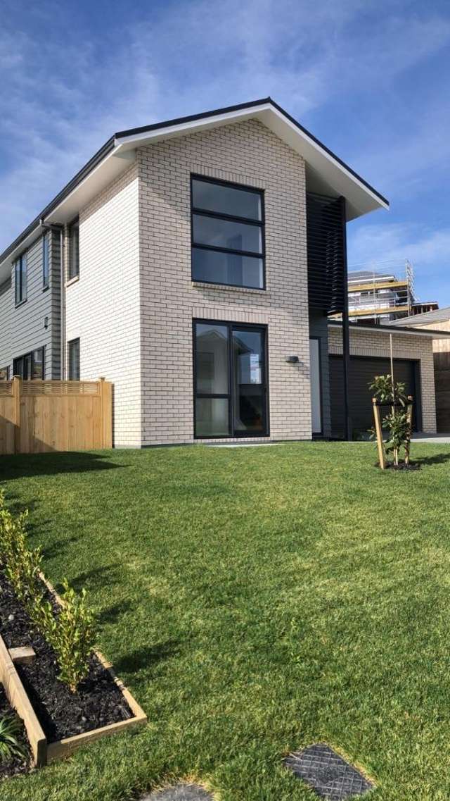 Spacious 3-Bedroom Family Home in Prime Red Beach Location