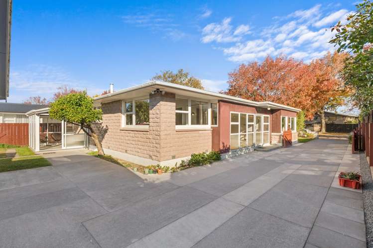 56 Woodbury Street Russley_19