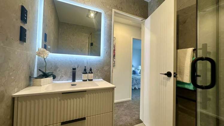 3/32 Bradbury Road Botany Downs_6