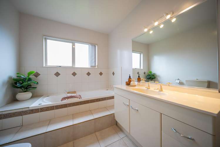 30 Govan Drive Te Anau_16